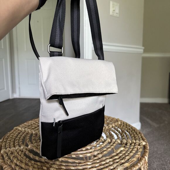 Sherpani Crossbody Foldover Purse Beige Black Neutrals RFID Casual Everyday Bag - Picture 6 of 11